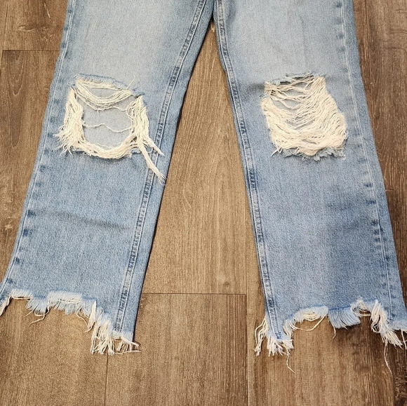 *NWT* Free People We The Free Distressed Straight Leg Jean - Picture 5 of 8